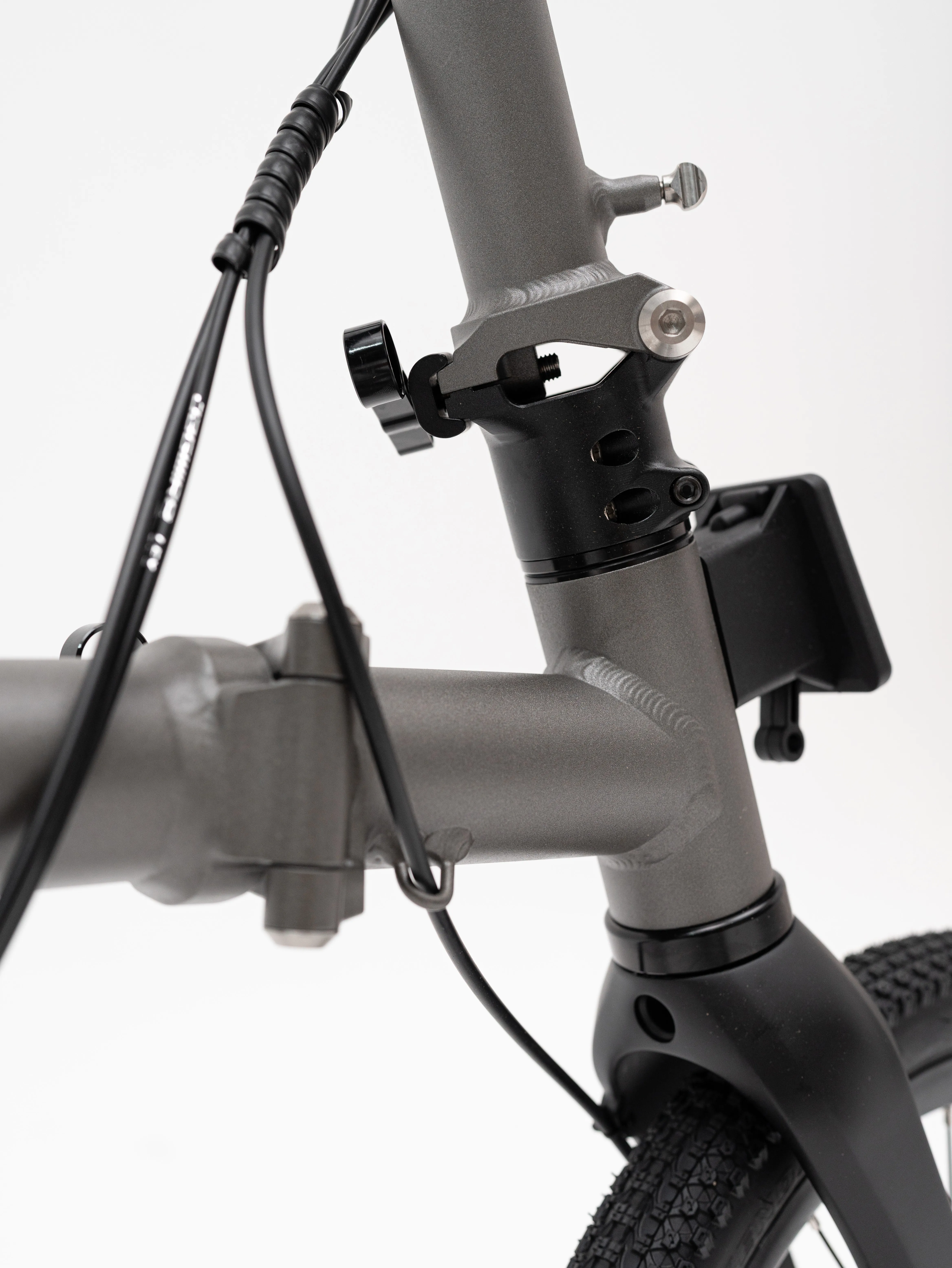Gravon stem and head tube detail with front carrier block mount
