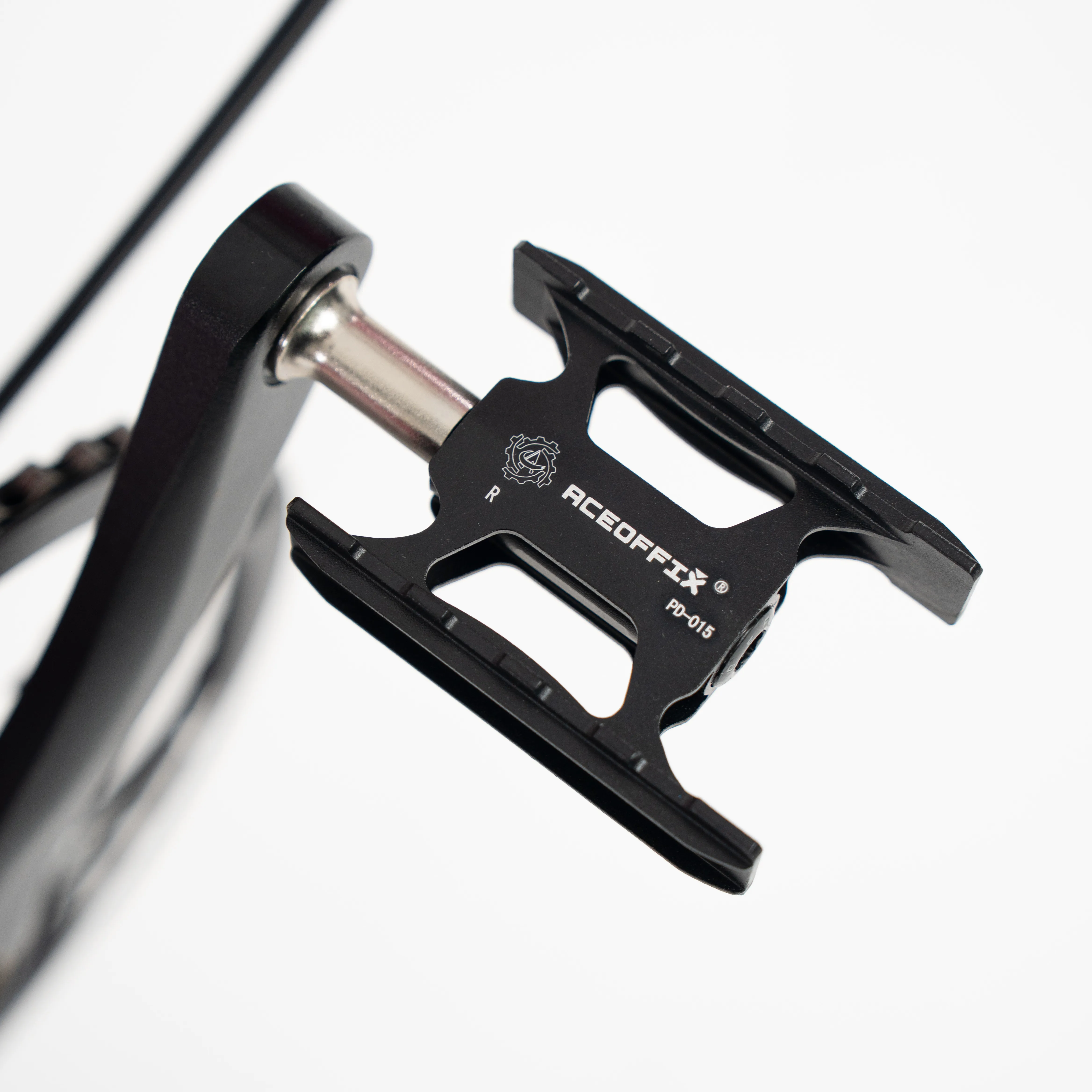Lumio ACEOFFIX folding pedal detail (PD-015), drive side